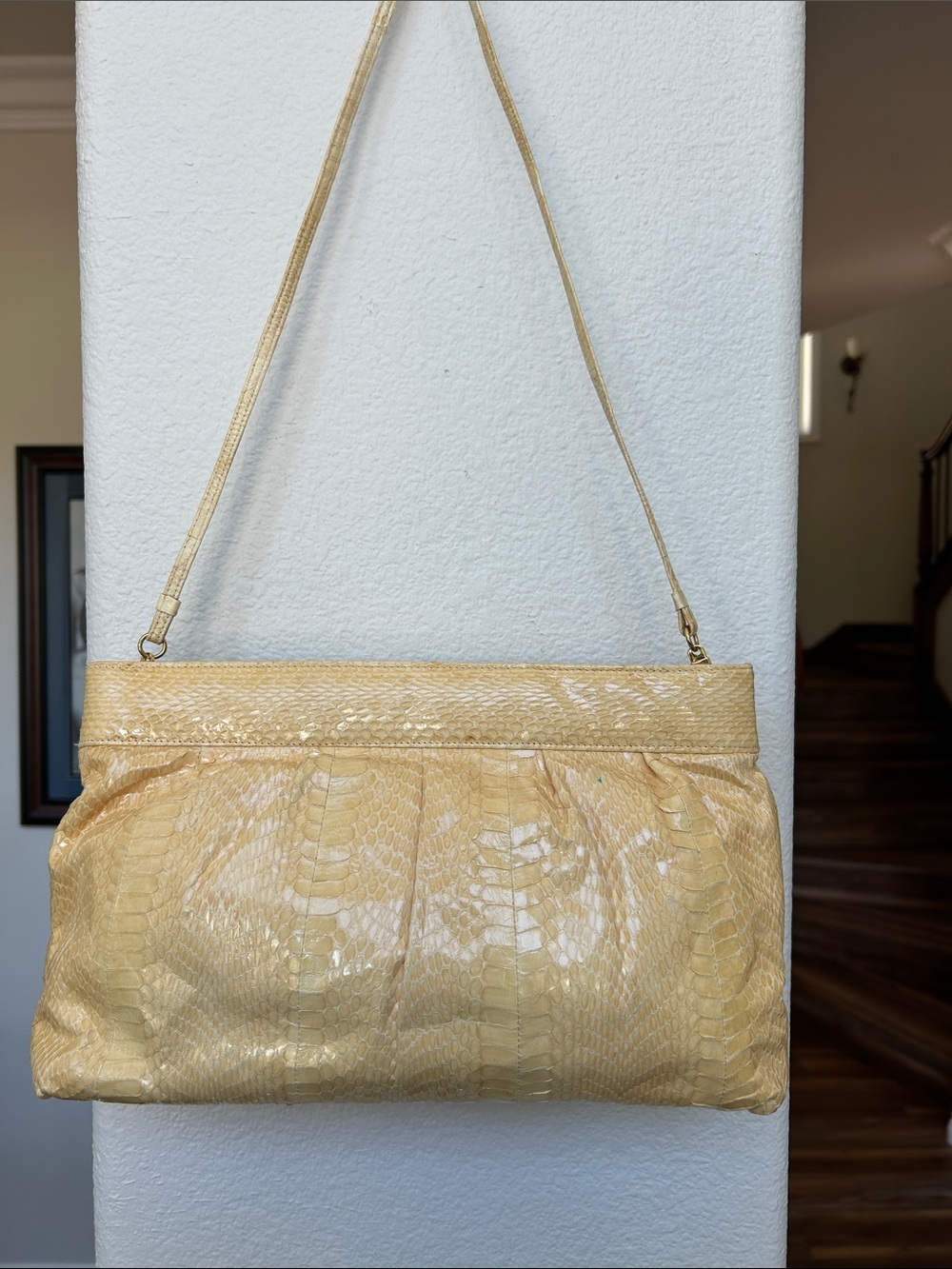 Mary Ann Rosenfeld - Textured Cream Python Shoulder Bag - Picture 4 of 11